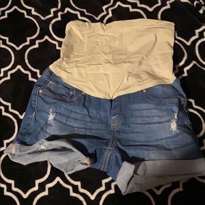 Maternity shorts